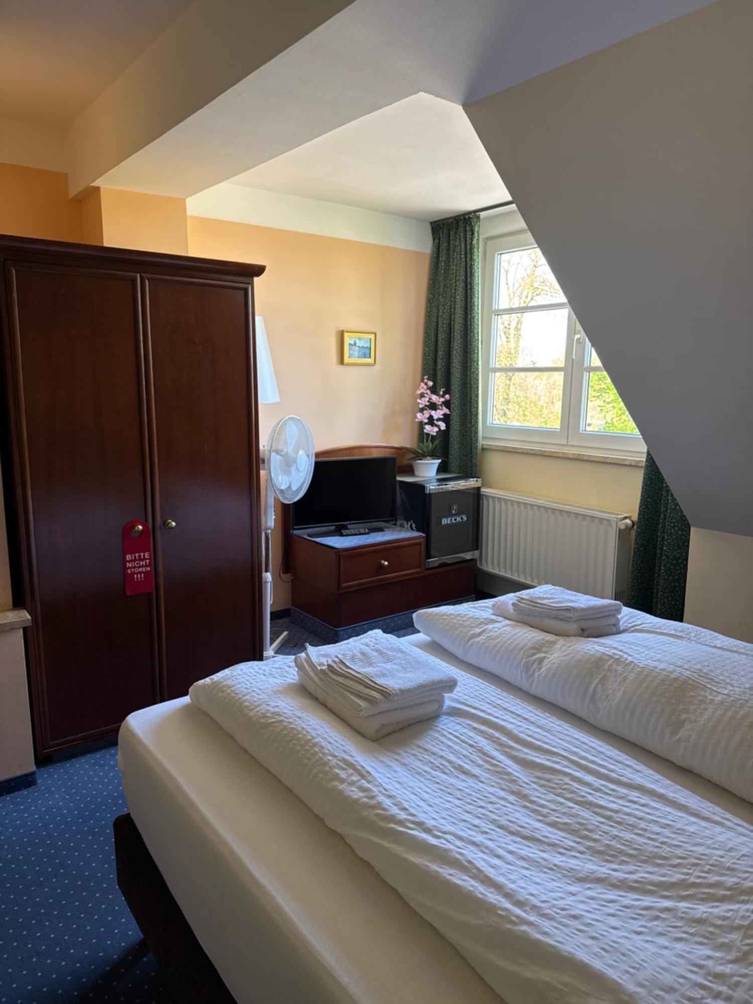 Hotel Am Schloss - Frankfurt An Der Oder Eksteriør bilde